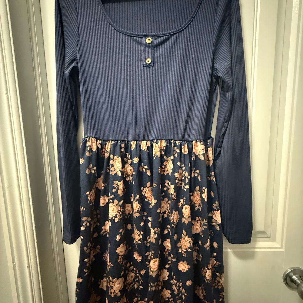 Elegant Blue Floral Midi Dress